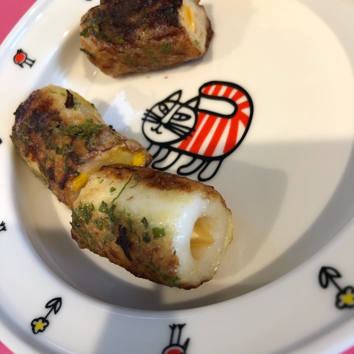 離乳食完了期〜 焼きちくわの手づかみ食べ
